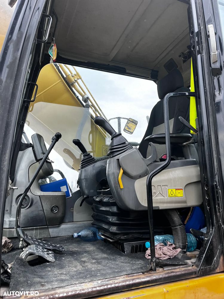 Caterpillar 323 D SA - 12