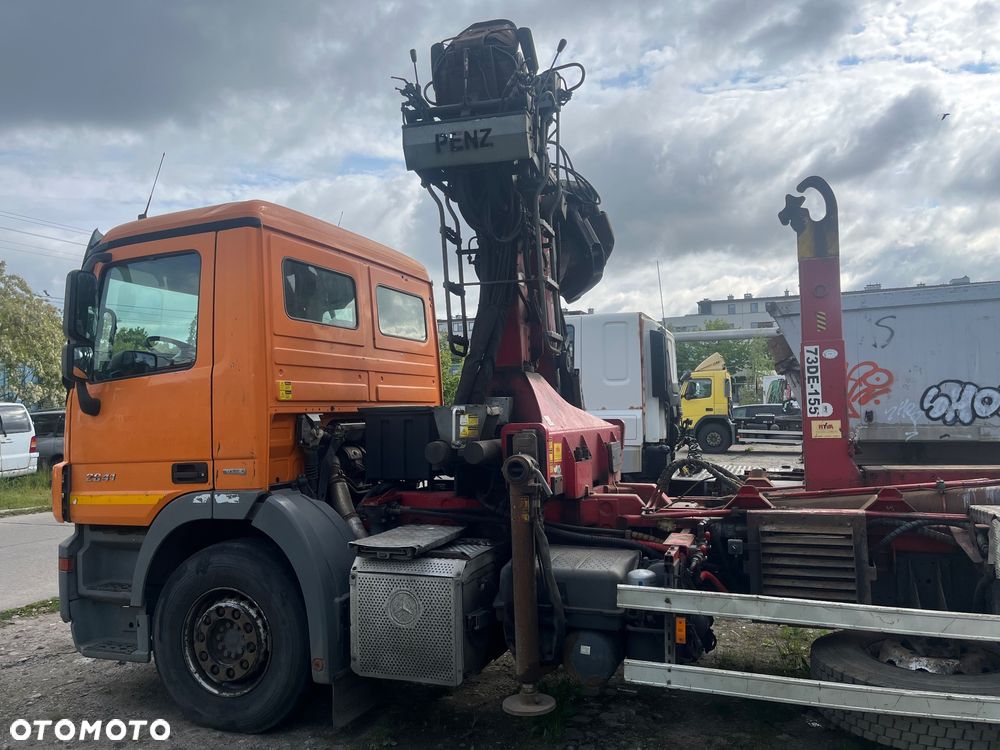 Mercedes-Benz Actros - 3