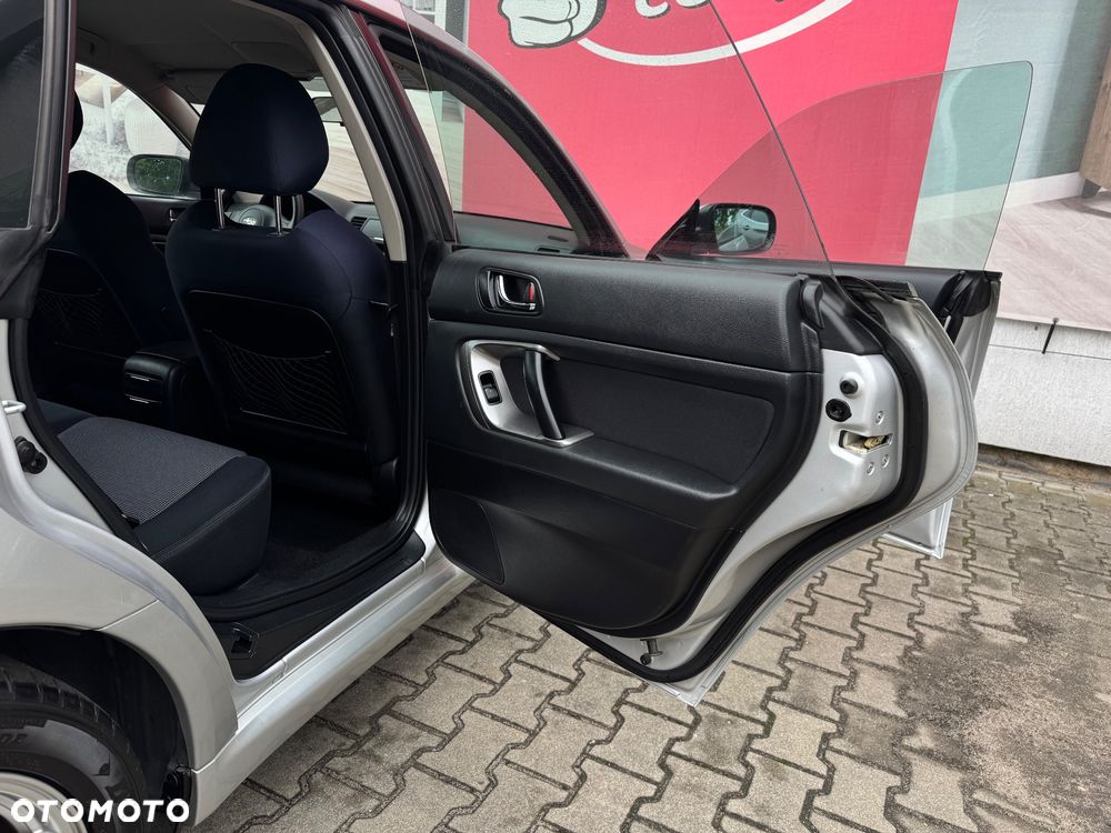 Subaru Legacy - 13