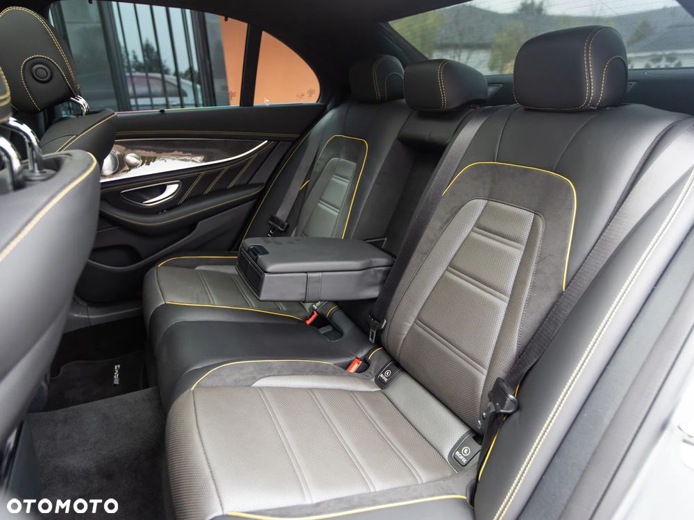 Mercedes-Benz Klasa E AMG 63 S 4-Matic+ - 18
