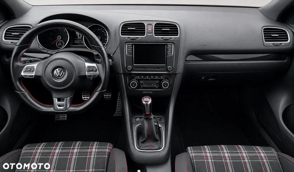 Volkswagen Golf 2.0 GTI - 8