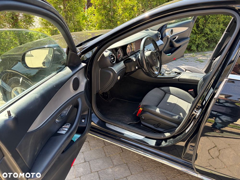 Mercedes-Benz Klasa E 220 d 9G-TRONIC - 14