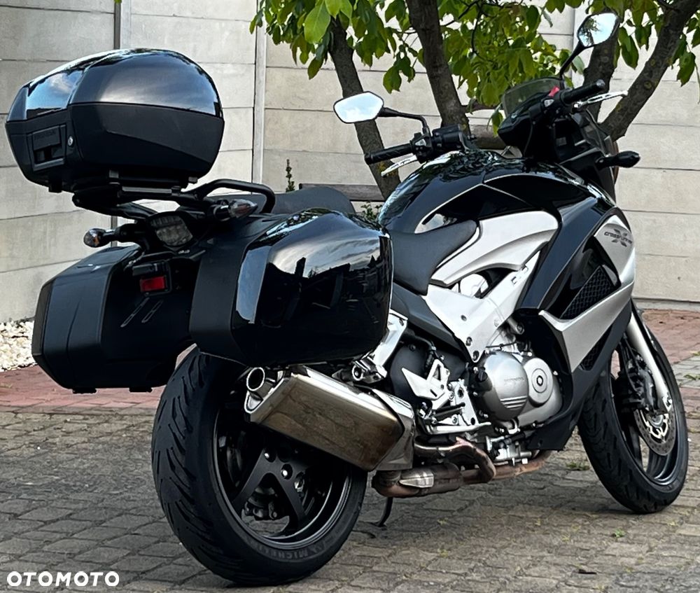 Honda VFR - 6