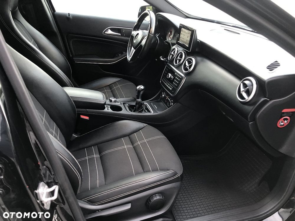 Mercedes-Benz Klasa A 180 AMG Line - 39