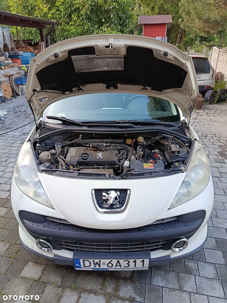 Peugeot 207 1.6 - 13