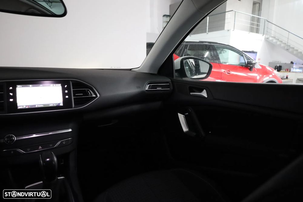 Peugeot 308 SW BlueHDi 100 Stop & Start Nível 1 Business-Line - 12