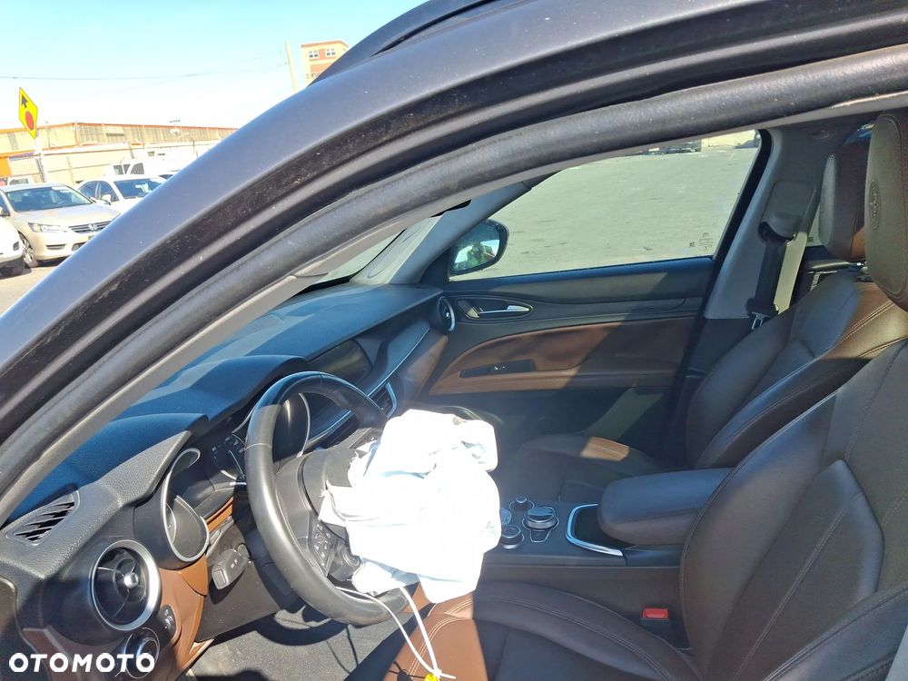 Alfa Romeo Stelvio 2.0 Turbo TI Q4 - 15