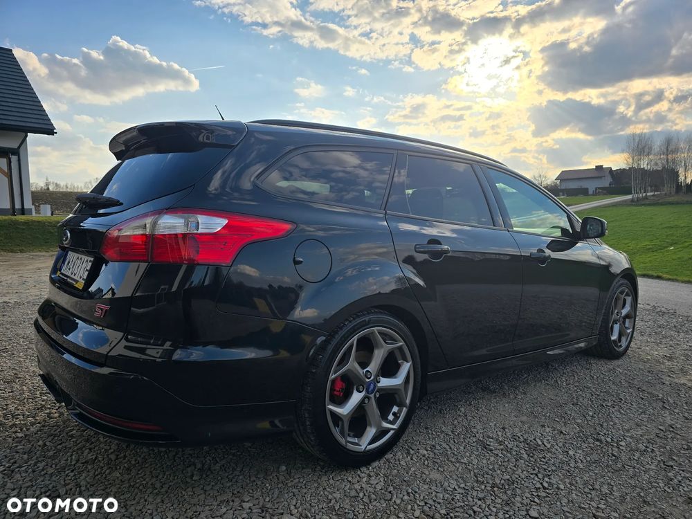 Ford Focus SW 2.0 EcoBoost ST Leather Exclusive Pack - 10