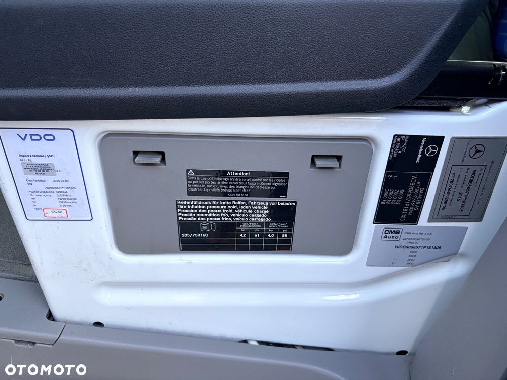 Mercedes-Benz 513 - 27