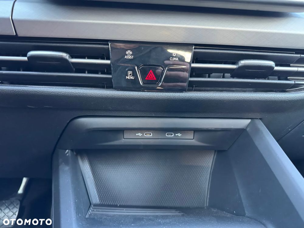 Volkswagen Golf VIII 1.5 TSI Life Plus - 22