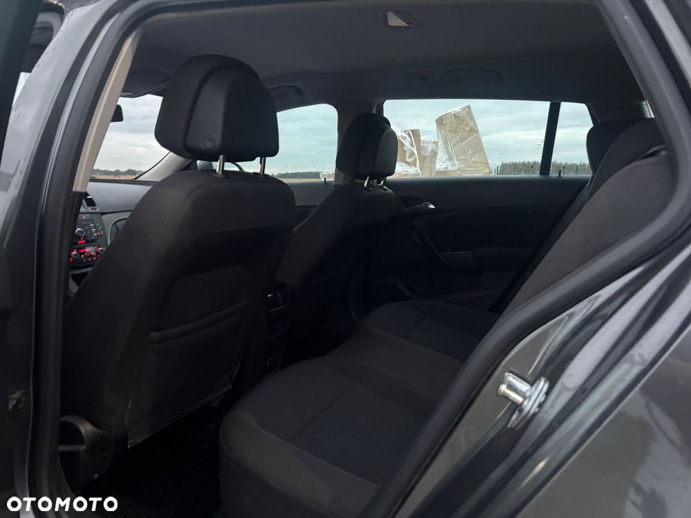 Opel Insignia - 12