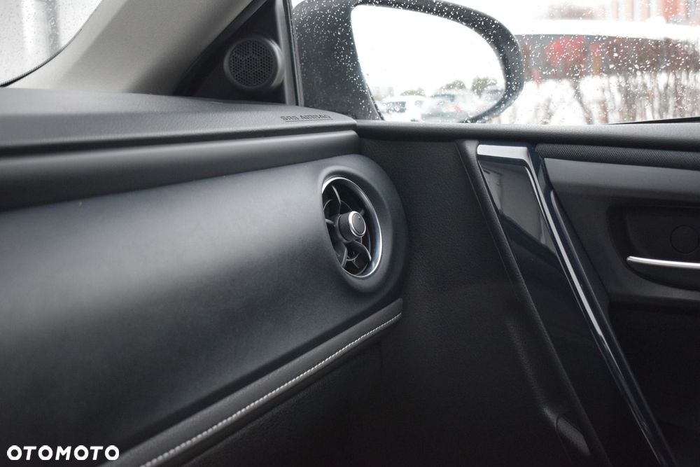 Toyota Auris - 19