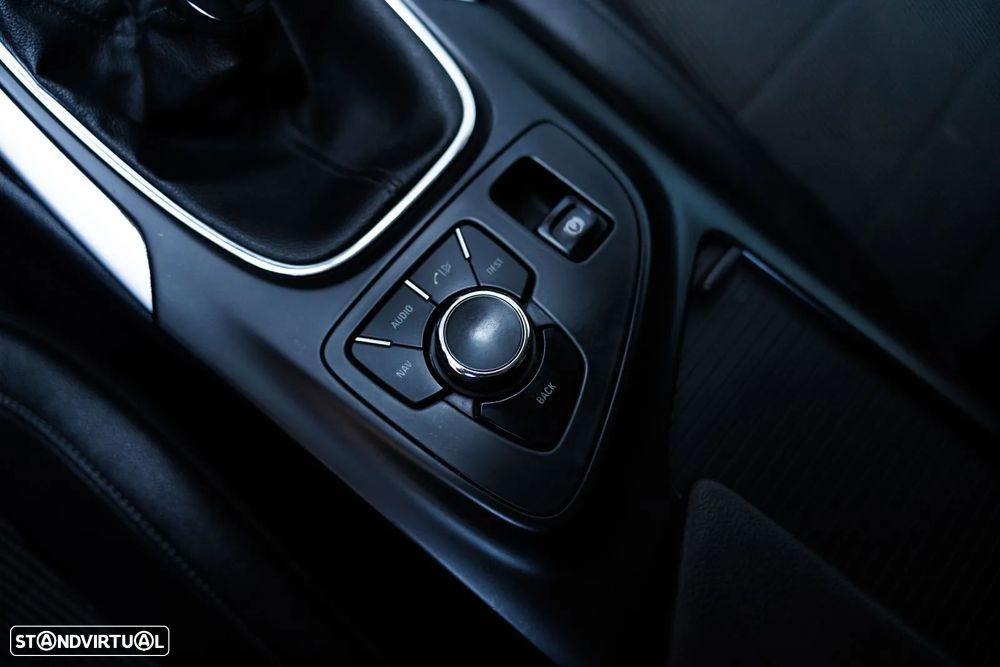 Opel Insignia Sports Tourer - 16