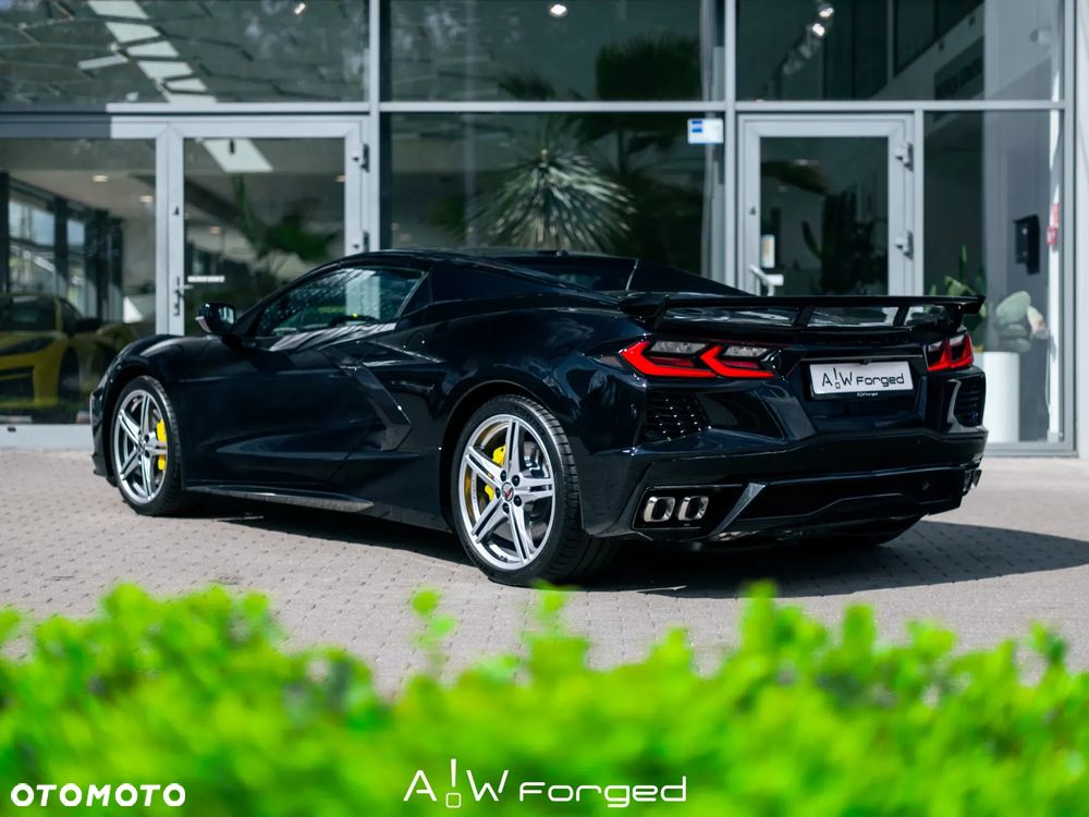 Chevrolet Corvette - 12
