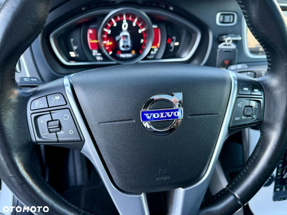 Volvo V40 T3 Summum - 22