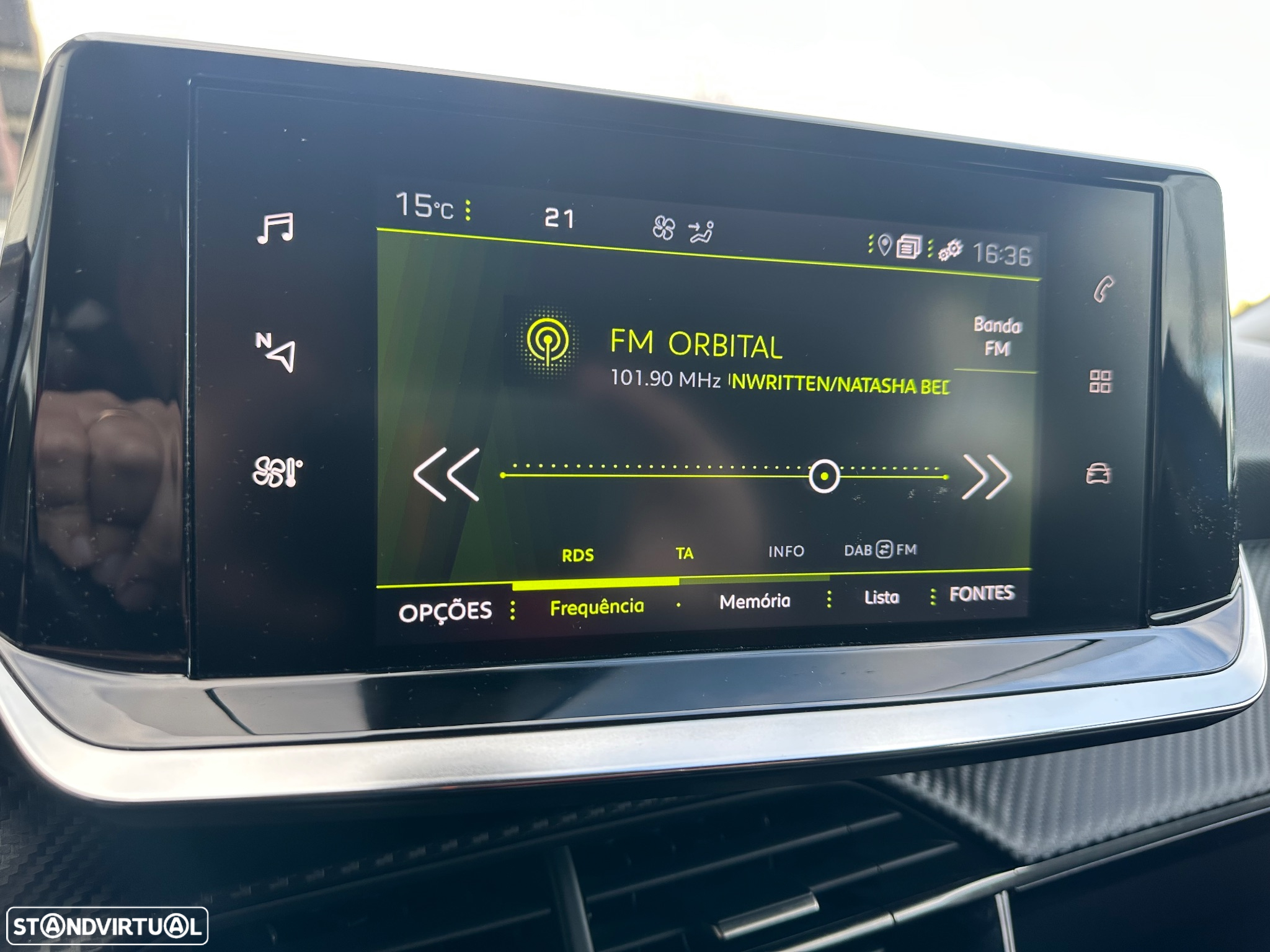 Peugeot 2008 1.2 PureTech Allure Pack - 28