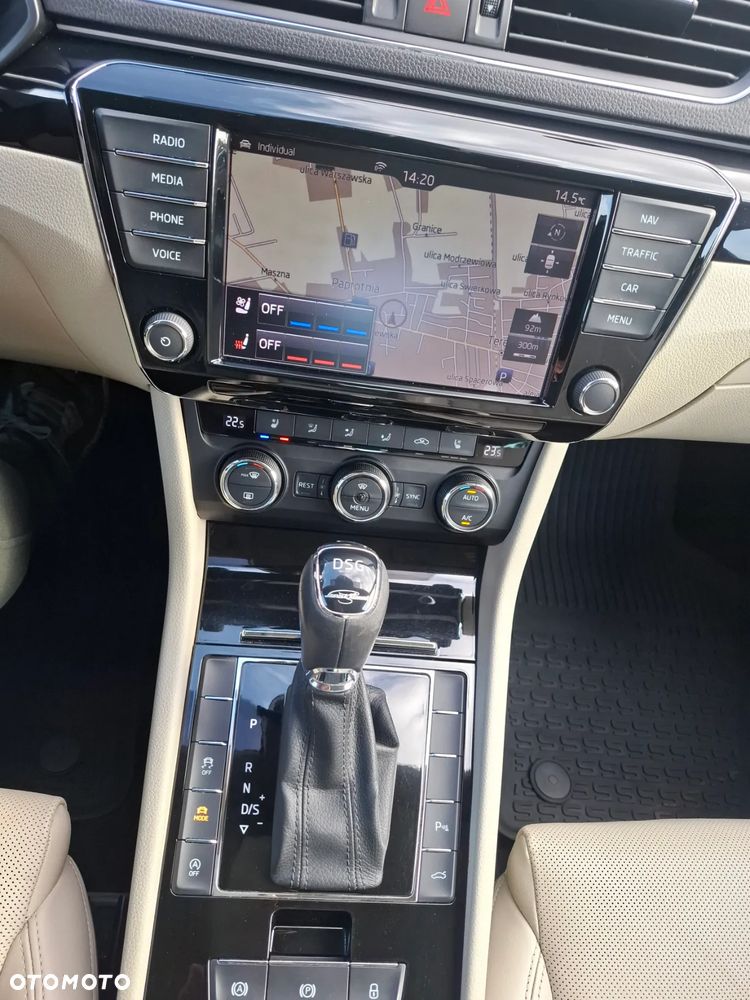 Skoda Superb 2.0 TDI L&K DSG - 30