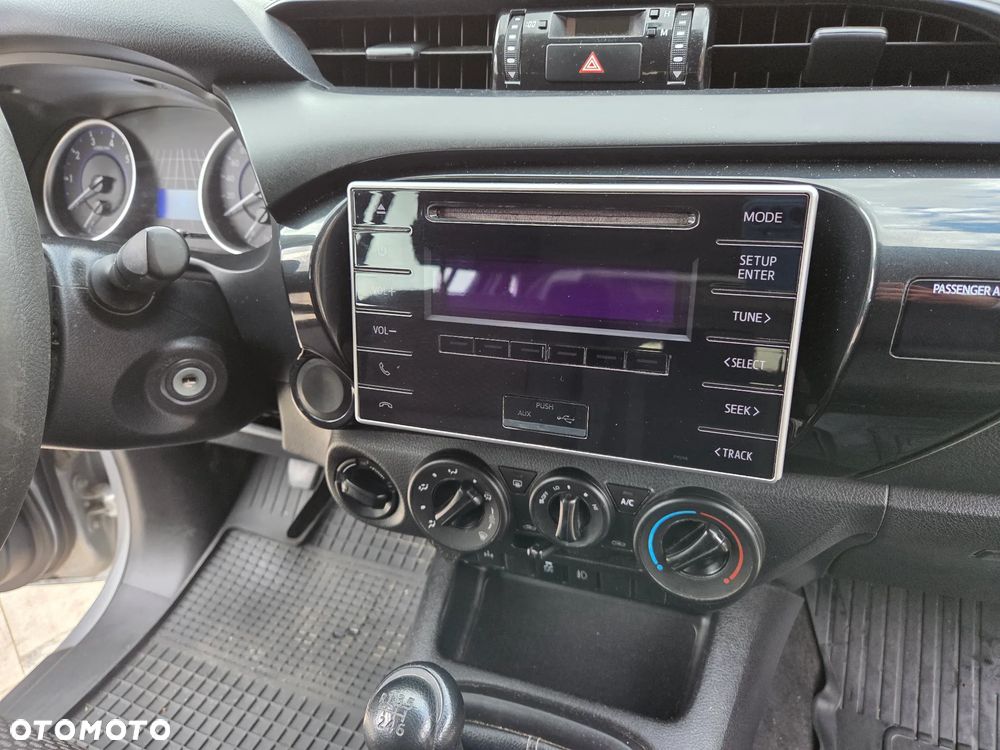 Toyota Hilux - 24