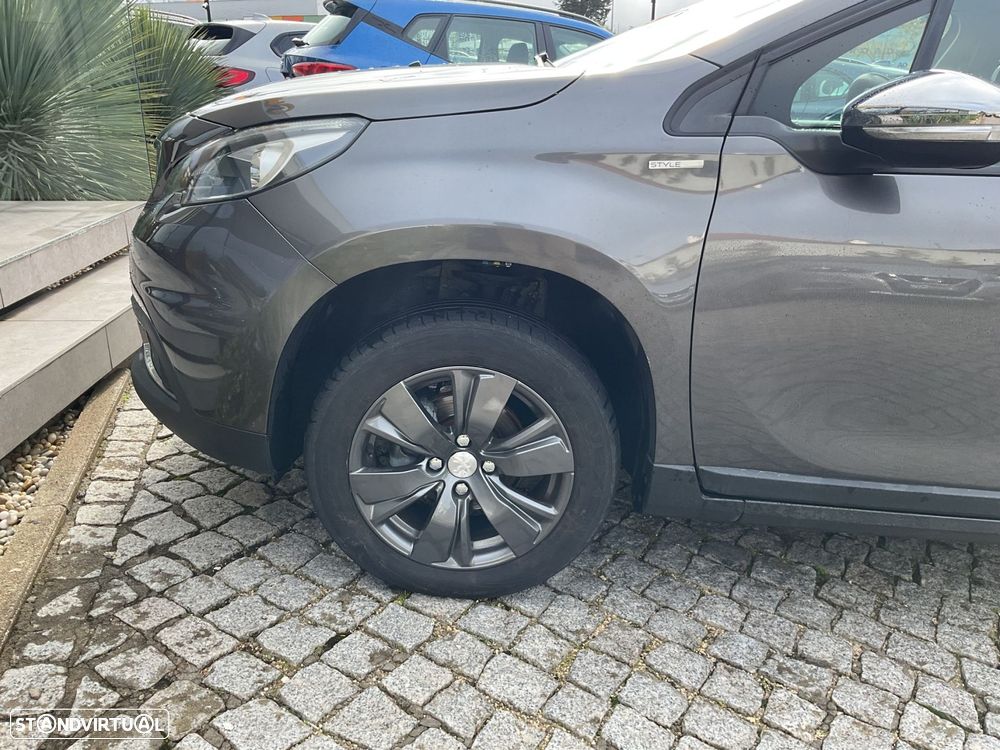 Peugeot 2008 1.2 PureTech Style - 11