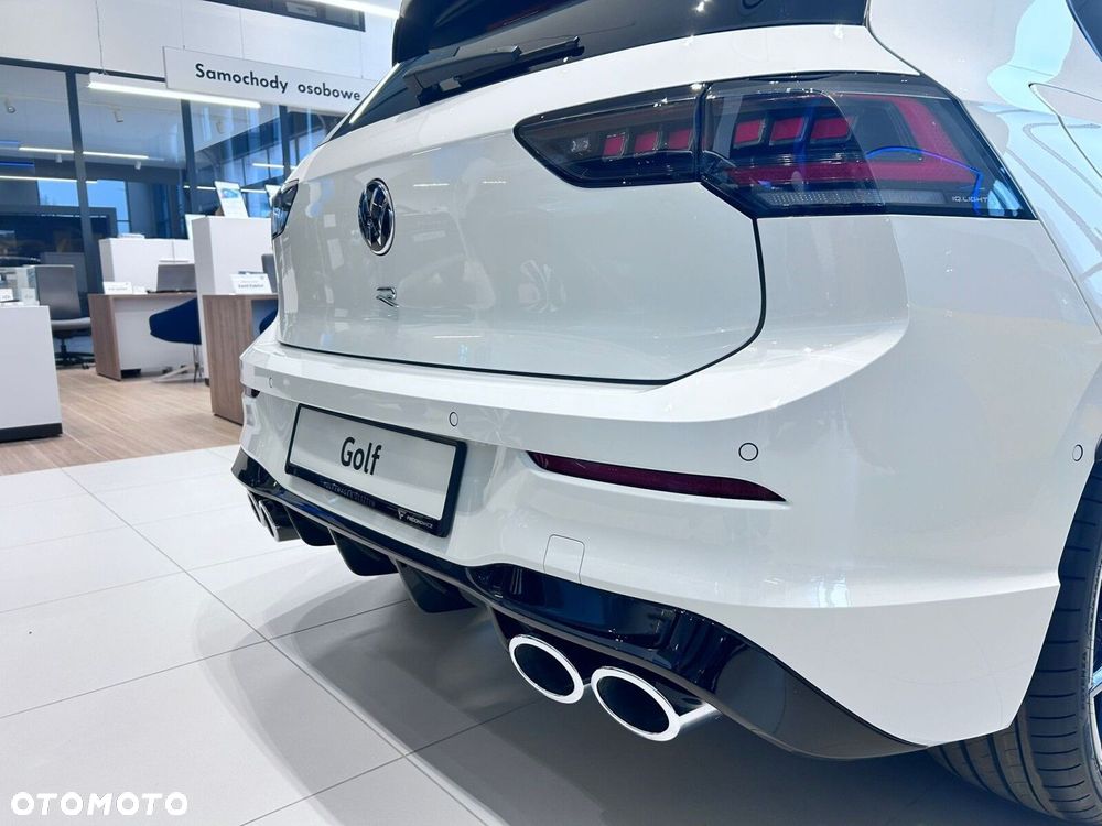 Volkswagen Golf - 6
