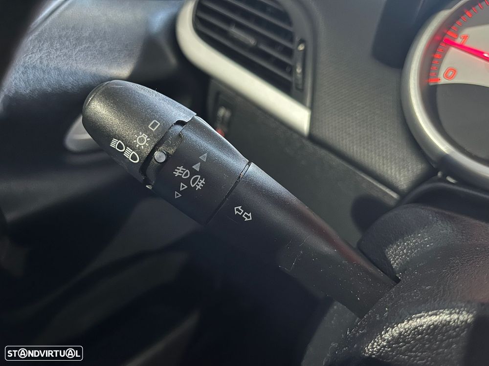 Peugeot 207 1.4 16V Open - 21