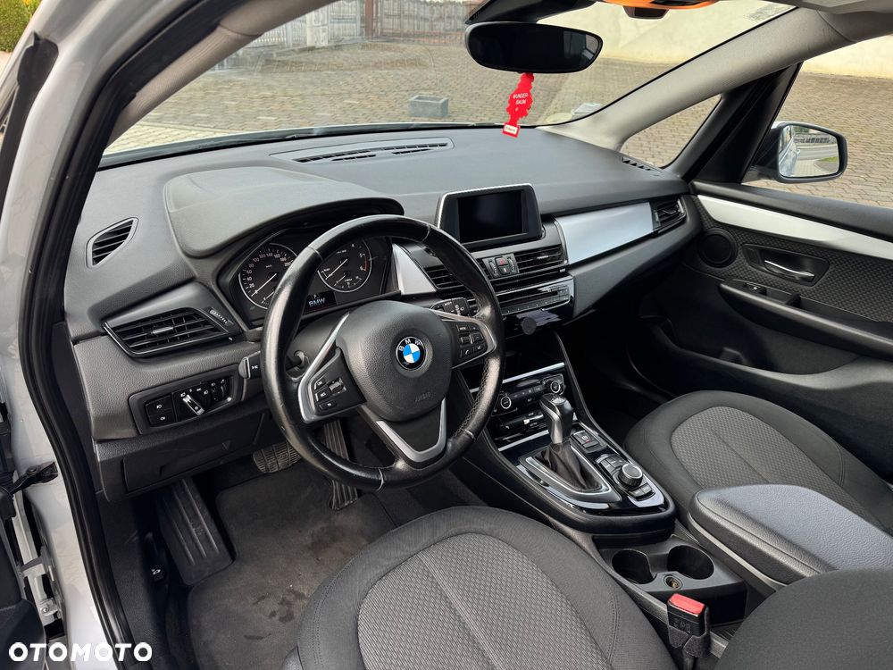 BMW Seria 2 218d xDrive - 9