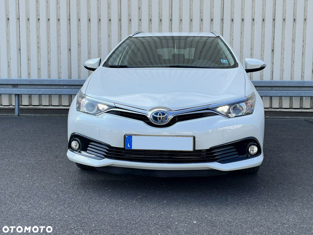 Toyota Auris Hybrid 135 Premium - 3