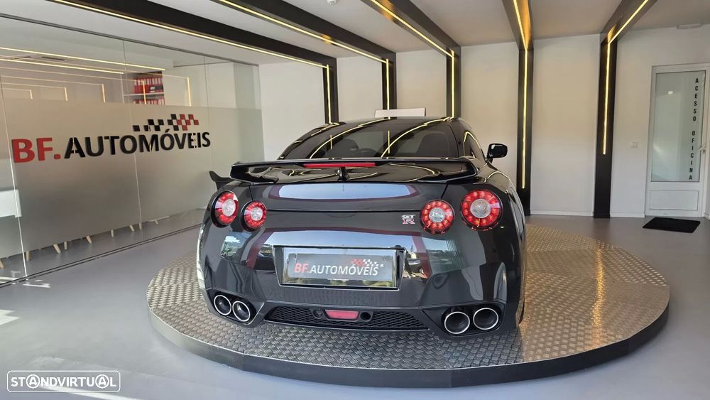 Nissan GT-R Black Edition - 16