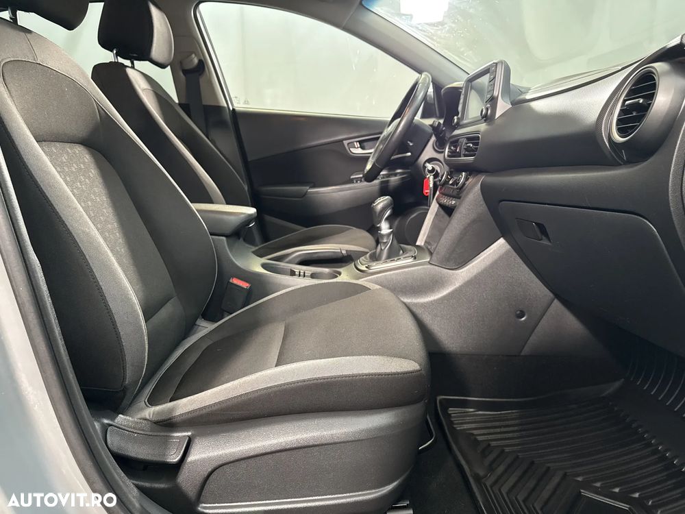Hyundai KONA - 12