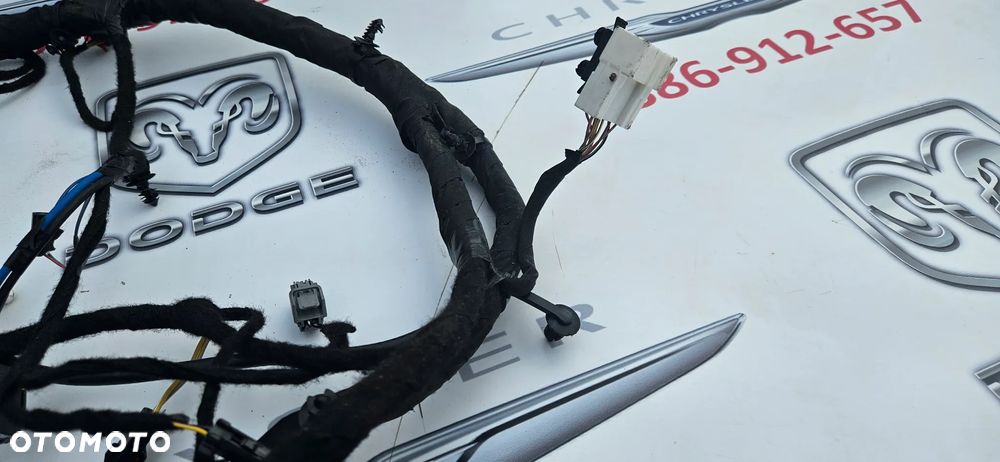 Dodge Durango III LIFT 2021- Instalacja deski Wiązka kokpitu pod dużą nawigację Instalacja radia  Kostki Wtyczki Kable - 4