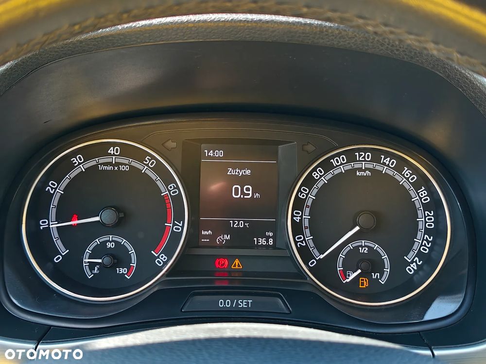 Skoda RAPID 1.2 Ambition Max - 23