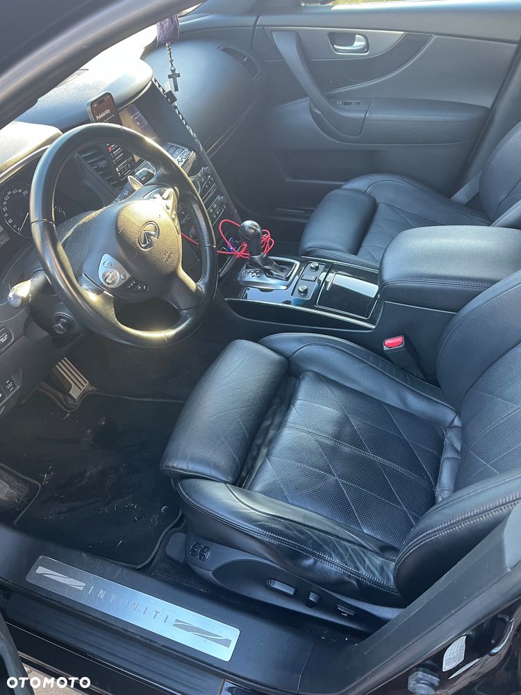 Infiniti QX70 3.0d S - 13