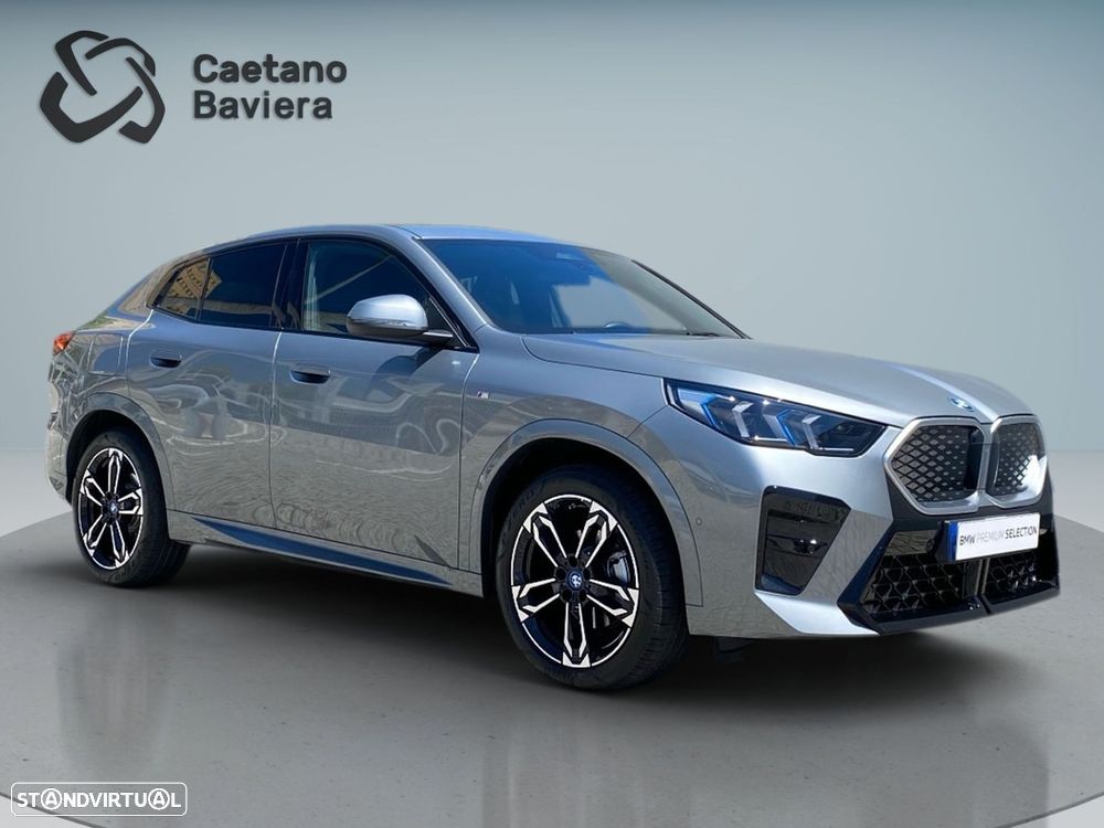 BMW iX2 eDrive20 Pack Desportivo M - 21