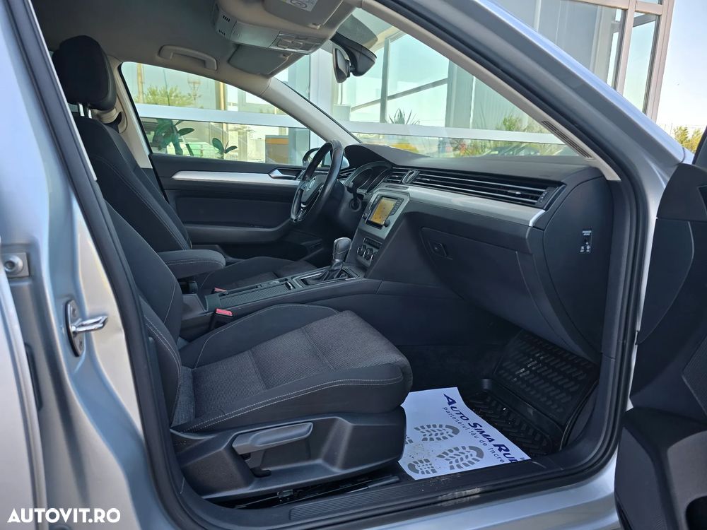 Volkswagen Passat - 11