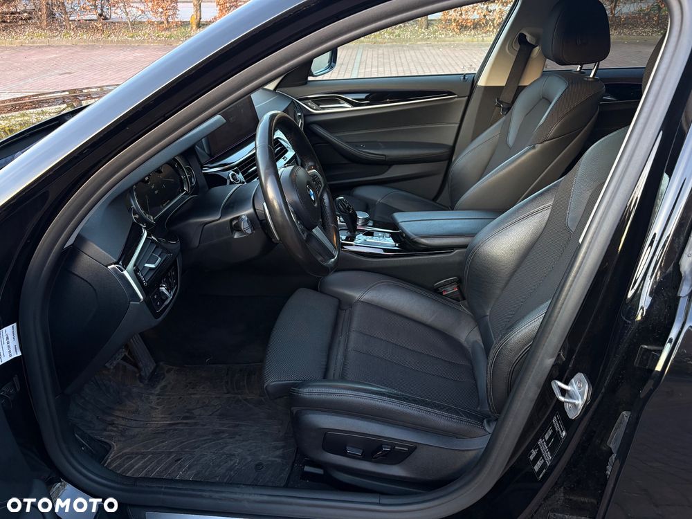 BMW Seria 5 520d Sport Line - 11