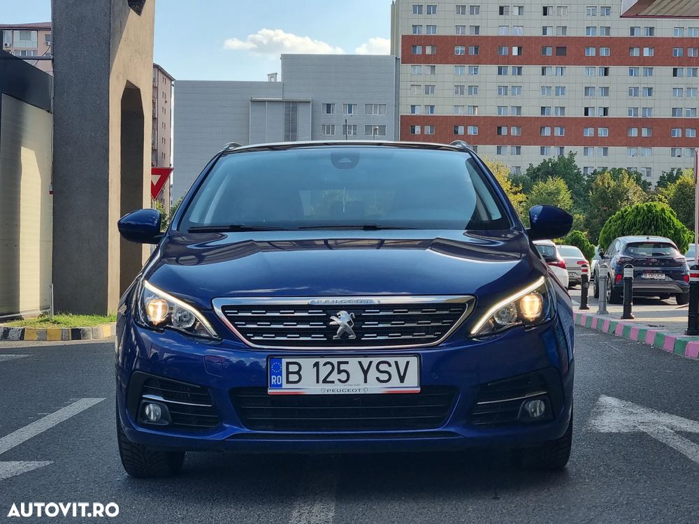 Peugeot 308 SW 1.2 L PureTech Turbo S&S Allure - 22