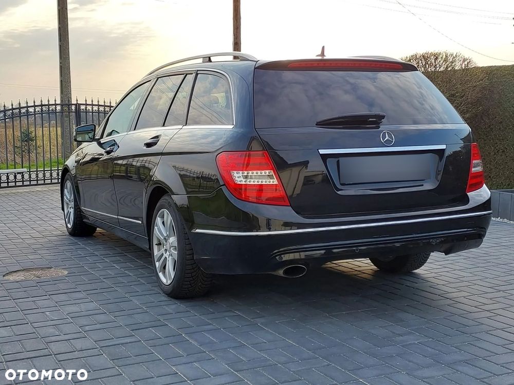 Mercedes-Benz Klasa C 200 CGI Automatik BlueEFFICIENCY Avantgarde - 4