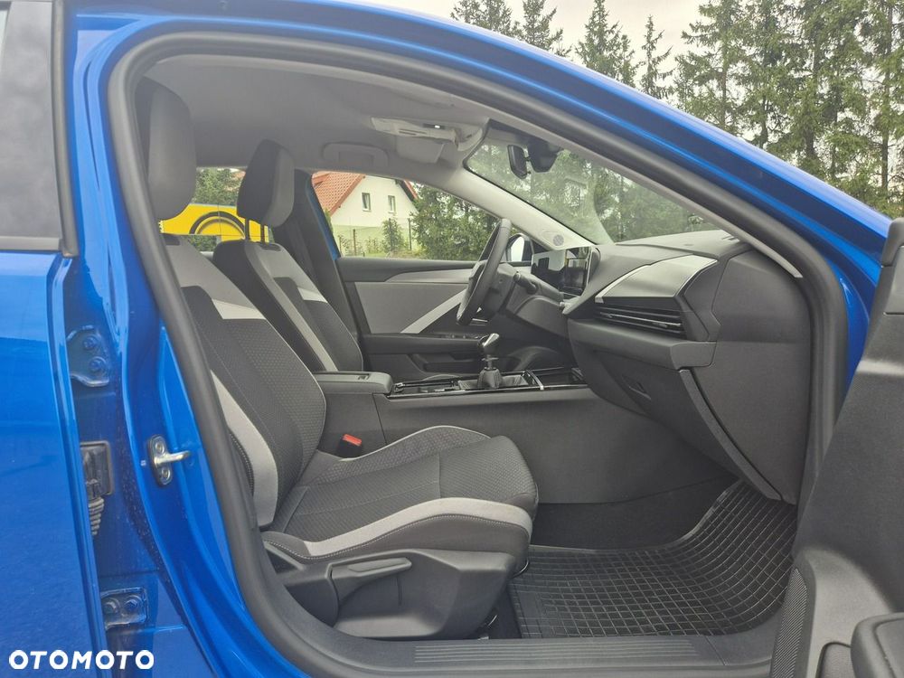 Opel Astra 1.2 Turbo Edition - 21