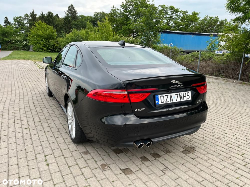 Jaguar XF 20d AWD R-Sport - 16