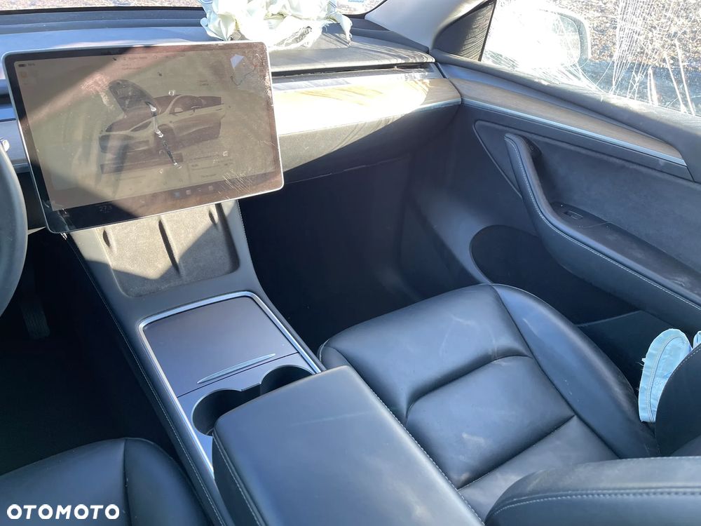 Tesla Model Y Standard - 9