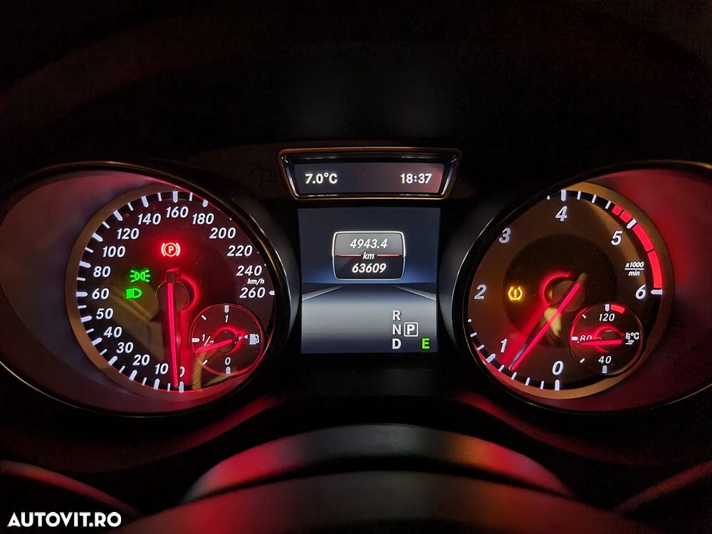 Mercedes-Benz GLA 200 d 4Matic 7G-DCT - 8