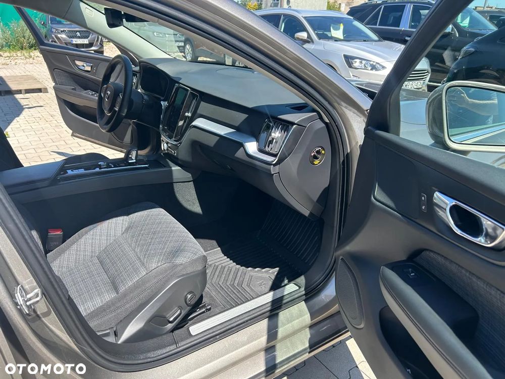 Volvo V60 B4 D Plus Dark - 22