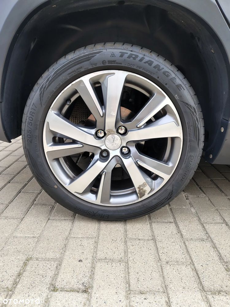 Peugeot 2008 1.2 Pure Tech Allure S&S EAT6 - 10