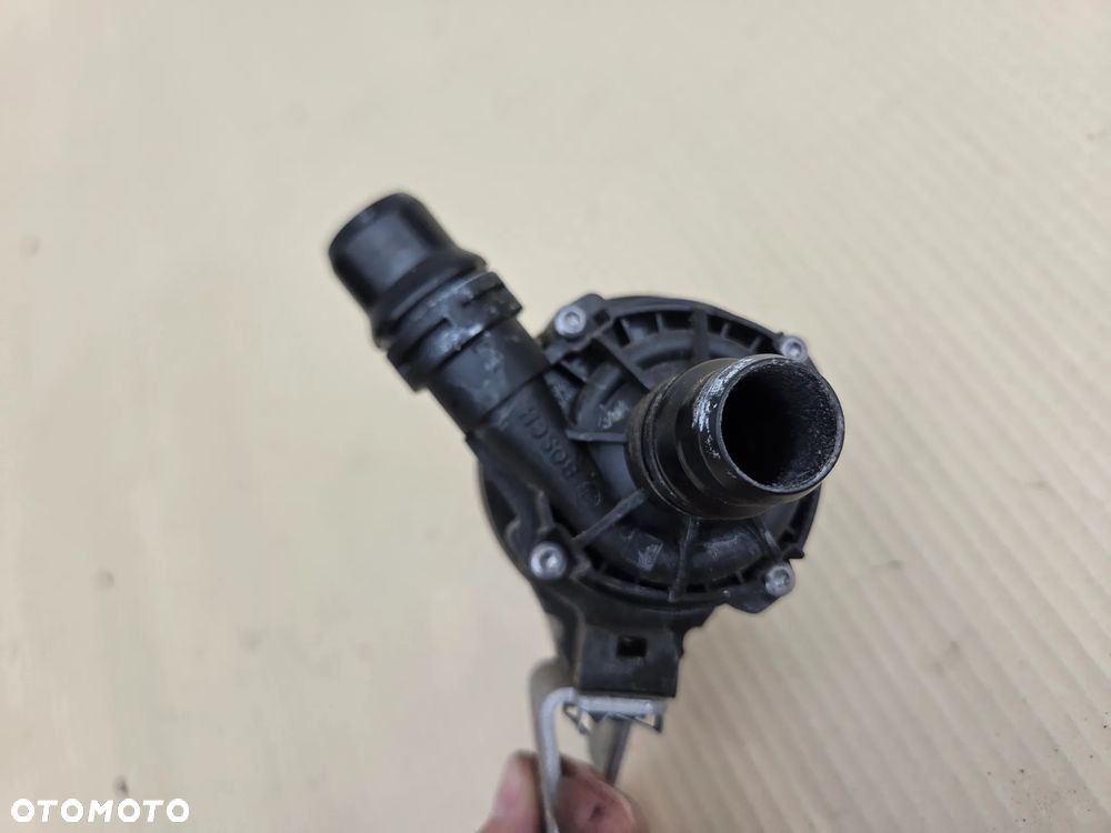 Dodatkowa pompa wody Citroen C5X 1.6 HYBRYDA   9823813380 - 3
