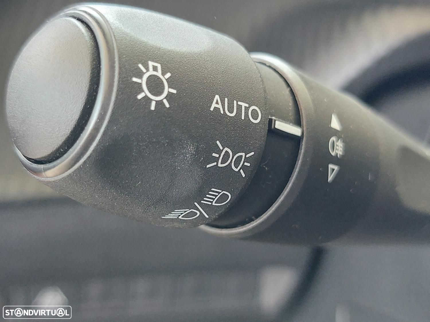 Peugeot e-2008 50 kWh Active Pack - 26