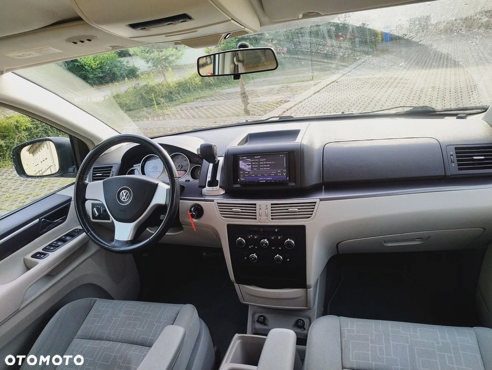Volkswagen Routan - 20