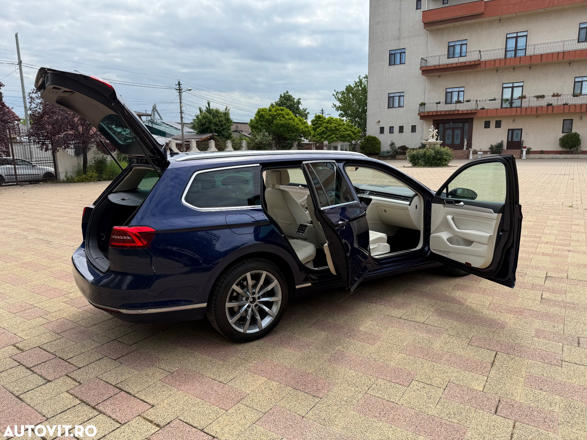 Volkswagen Passat Variant 2.0 TDI DSG 4Motion Highline - 17