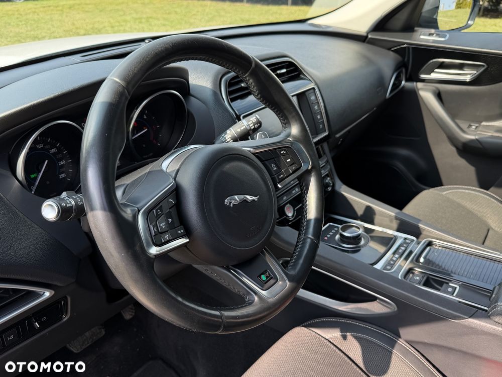 Jaguar F-Pace 2.0 i4D AWD R-Sport - 14