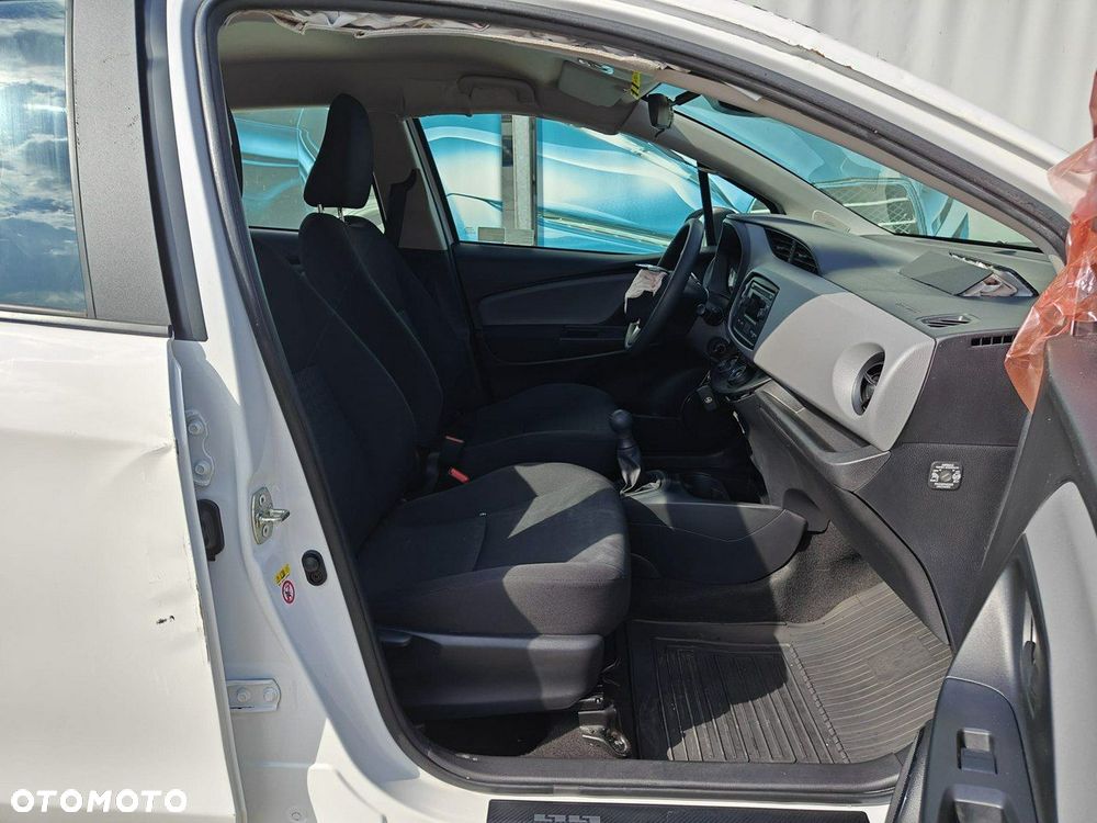 Toyota Yaris - 12
