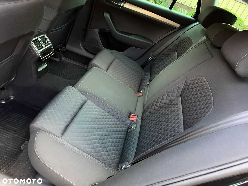 Skoda Superb 2.0 TDI SCR Ambition DSG - 31